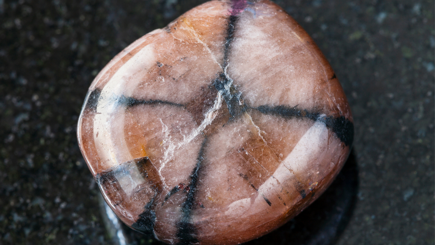 Chiastolite minerale